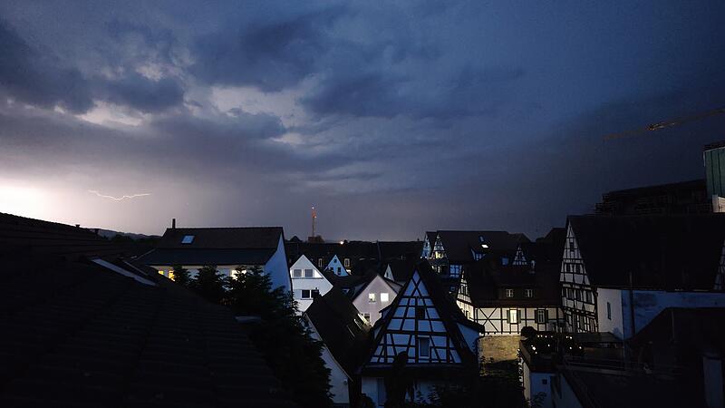 So sah der Himmel über Forchheim während des Gewitters ausForchheim & Fränkische Schweiz So sah der Himmel über Forchheim während des Gewitters ausForchheim & Fränkische Schweiz