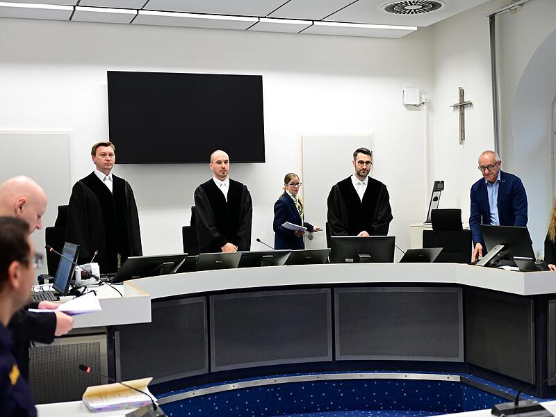 Die Zweite Strafkammer mit den Richtern Kaspar Hansen, Sebastian Dicker und Martin Fuchs