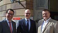 Gaben am Dienstag Auskunft über die neue Schuleinrichtung in Bad Kissingen: Alexander Zugsbradl, Vorstand der Kliniken Bad Bocklet AG, Oberbürgermeister Dirk Vogel und Thorsten Blaßdörfer, Chef des Therapiezentrums Dr. Blaßdörfer Holding GmbH.