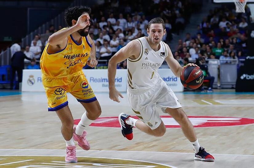 Fabien Causeur (rechts) holte mit Real Madrid den spanischen Pokal.