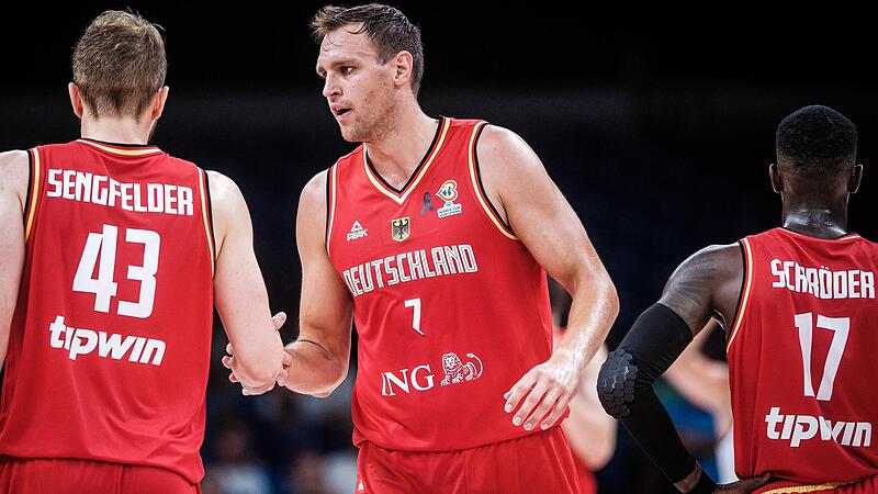 Während Christian Sengfelder um seinen Startplatz für die EM kämpfen muss, dürften Johannes Voigtmann (Mitte) und Dennis Schröder im Nationalmannschaftskader gesetzt sein.