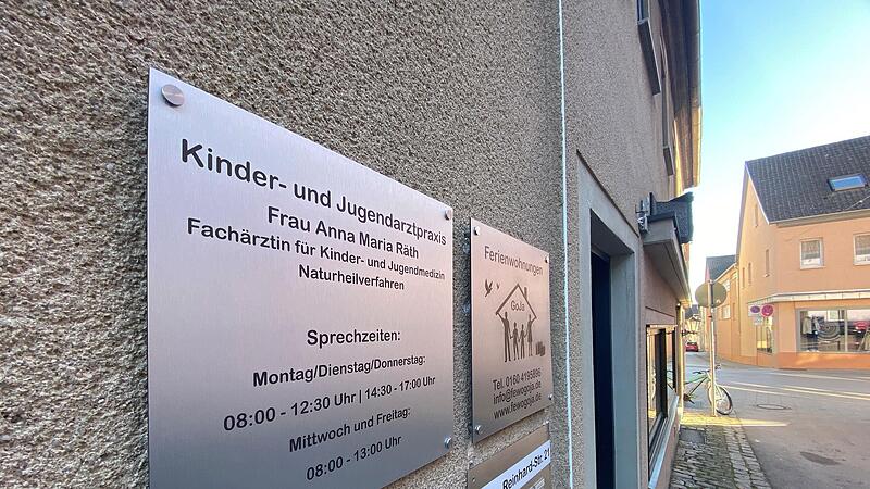 Anna Maria R&auml;th schlie&szlig;t ihre Kinderarztpraxis in der Martin-Reinhard-Stra&szlig;e in Bad K&ouml;nigshofen. Ein Nachfolger oder eine Nachfolgerin hat sich bisher nicht gefunden.