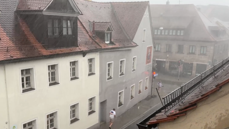 Unwetter wütet über Erlangen und Nürnberg Unwetter wütet über Erlangen und Nürnberg