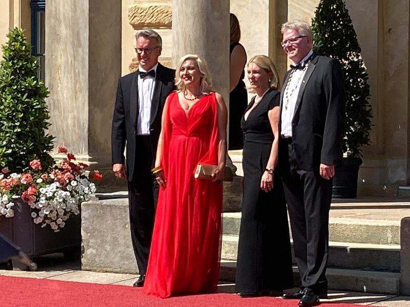 Staatsministerin Melanie Huml bei den Bayreuther Festspielen