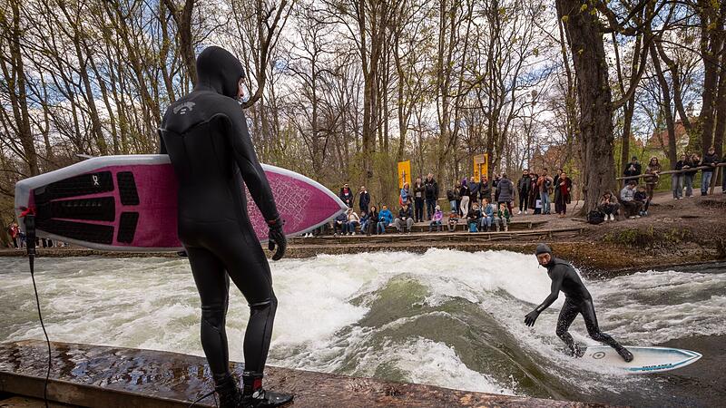 Surfer an der Eisbachwelle