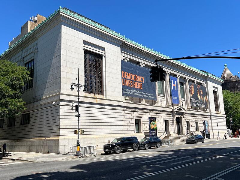 New Yorks &auml;ltestes Museum er&ouml;ffnet Anbau zu Demokratie und LGBTQ