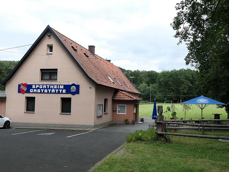 Das Sportheim "Akropolis" in Ebenhausen Das Sportheim "Akropolis" in Ebenhausen