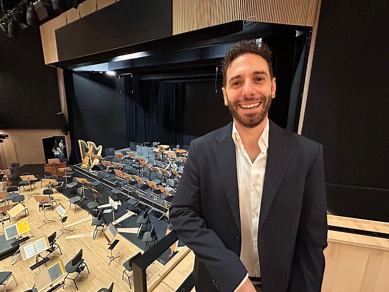 Freut sich auf seine neue Aufgabe als Generalmusikdirektor am Landestheater Coburg: der 39-j&auml;hrige Tommaso Turchetta.