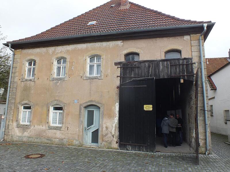 Ein Verein bemüht sich, die ehemalige Synagoge in Mühlhausen für kulturelle Zwecke zugänglich zu machen. Ein Verein bemüht sich, die ehemalige Synagoge in Mühlhausen für kulturelle Zwecke zugänglich zu machen.