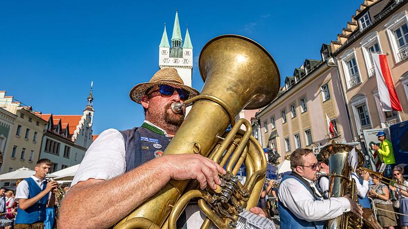Beginn des Gäubodenvolksfestes Beginn des Gäubodenvolksfestes