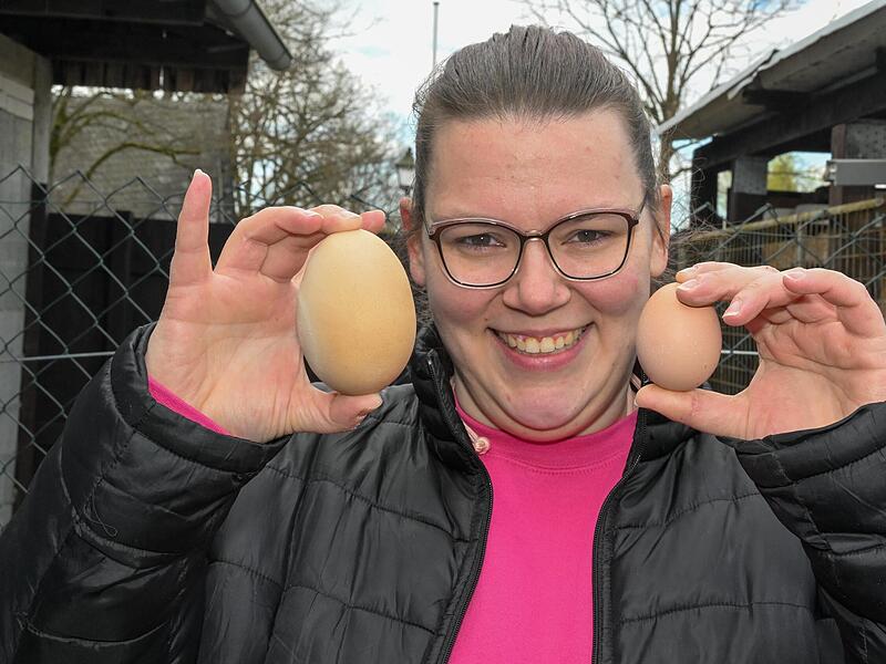 Links das Rekord-Ei.