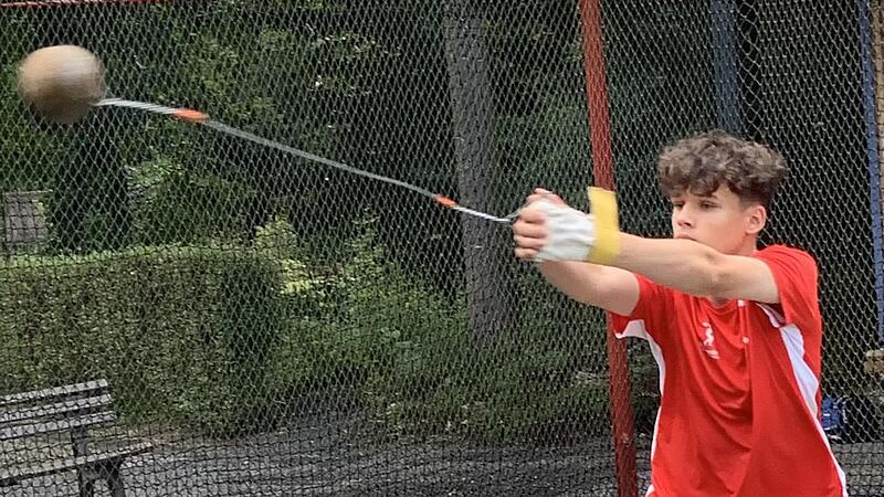 Eine Augenweide waren in Erding weite Hammerw&uuml;rfe des 15-j&auml;hrigen Kai Konopacki.