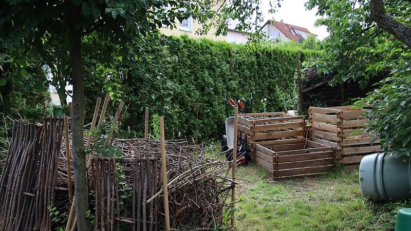 Eine gut funktionierende Kompostwirtschaft bringt Nährstoffe und Mikroorganismen in den Naturgarten.
