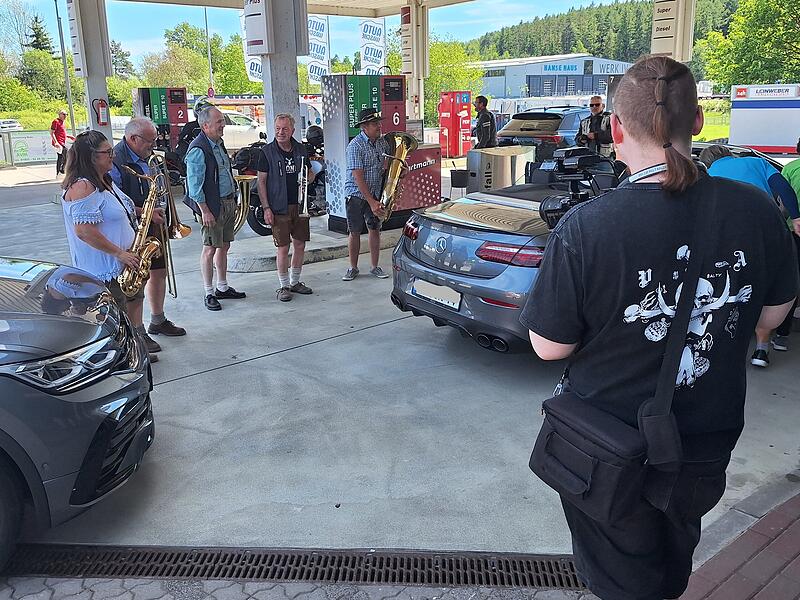 Tankstelle Hartmann Oberleichtersbach Fernsehen Dreharbeiten Tankstelle Hartmann Oberleichtersbach Fernsehen Dreharbeiten