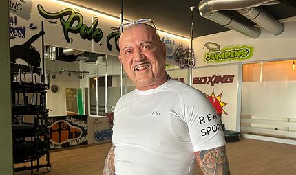 Udo Altenfelder Udo Altenfelder ist staatlich anerkannter Diätassistent, Heilpraktiker, Ernährungsberater, Erste-Hilfe-Ausbilder, Fitness-Reha-Trainer und Pflegehelfer.