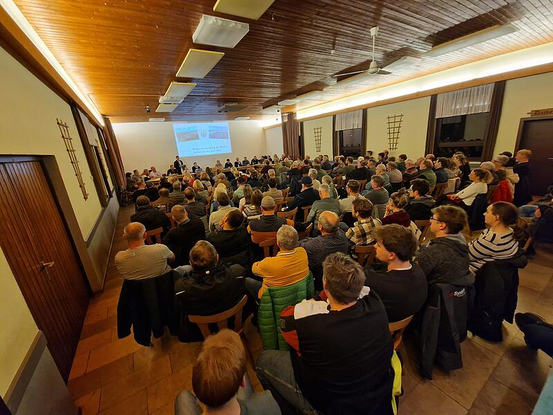 Gut besucht war die Bürgerversammlung des Marktes Zeitlofs.  Im Mittelpunkt stand das Thema Wasserversorgung.