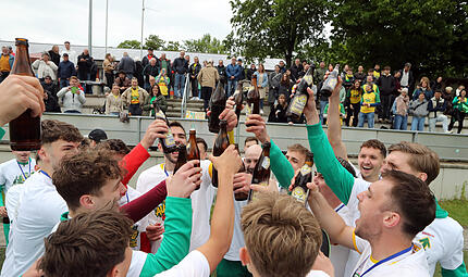 Bildergalerie: Die DJK Bamberg ist Meister der Landesliga Nordwest