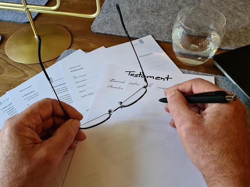 Das Testament nicht auffindbar. Fast 80.000 Euro vom Konto fehlen. Der Erbstreit um eine Nichte und das Geld ihrer verstorbenen Tante aus Aurachtal ist am 12. M&auml;rz vor dem Amtsgericht Erlangen verhandelt worden. (Symbolbild)