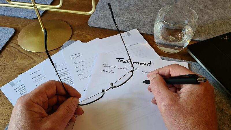 Das Testament nicht auffindbar. Fast 80.000 Euro vom Konto fehlen. Der Erbstreit um eine Nichte und das Geld ihrer verstorbenen Tante aus Aurachtal ist am 12. M&auml;rz vor dem Amtsgericht Erlangen verhandelt worden. (Symbolbild)