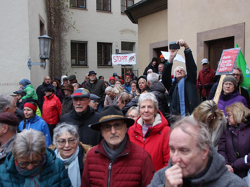 Demokratie Demo "Nie wieder ist jetzt in Bad KissingenDemokratie Demo "Nie wieder ist Jetzt" in Bad Kissingen
