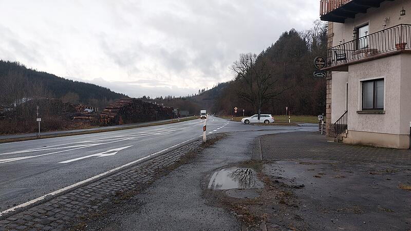 Die B 173 wird zwischen Zeyern und Erlabr&uuml;ck auf 1,4 Kilometer erneuert