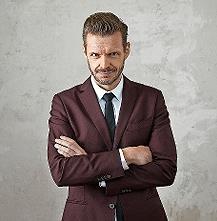 Florian Schroeder zeigt in Bayreuth, wie jeder glücklich werden kann. Florian Schroeder zeigt in Bayreuth, wie jeder glücklich werden kann.