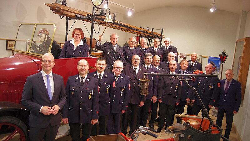 Ehrungen gab es für 25 bis 40 Jahre aktiven Dienst in der Feuerwehr.