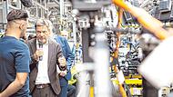 Wirtschaftsminister Robert Habeck hat am Freitag das VW-Werk in Emden besucht.