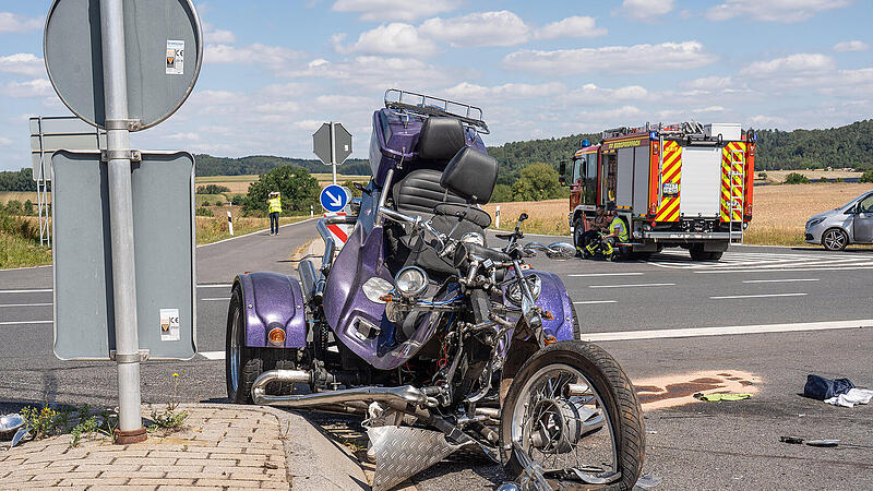 Schwerer Unfall auf der B303 bei Burgpreppach Schwerer Unfall auf der B303 bei Burgpreppach