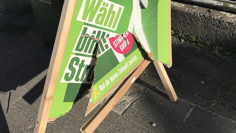 Zerstörte Wahlplakate wie diese gibt es in Forchheim einige.Forchheim & Fränkische Schweiz Zerstörte Wahlplakate wie diese gibt es in Forchheim einige.Forchheim & Fränkische Schweiz