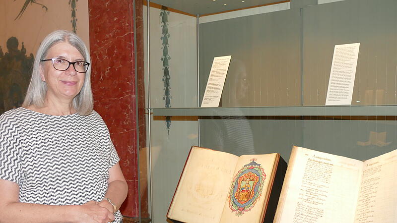 Professorin Bettina Wagner, Direktorin der Staatsbibliothek, hat die neue Ausstellung kuratiert.