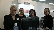 Nach mehr als 30 Jahren gibt Gabriele Hamelmann (links) ihren Friseursalon in der Sinnau 18 in Bad Br&uuml;ckenau auf. Ihre Mitarbeiterinnen Monique Trigg (daneben, von links), Annette Bosch und Nadja Hellmann haben eine neue Arbeit gefunden.