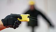 Taser im Einsatz.