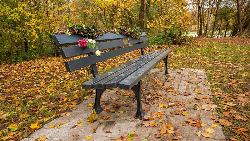 Gedenk-Bank am Flaucher