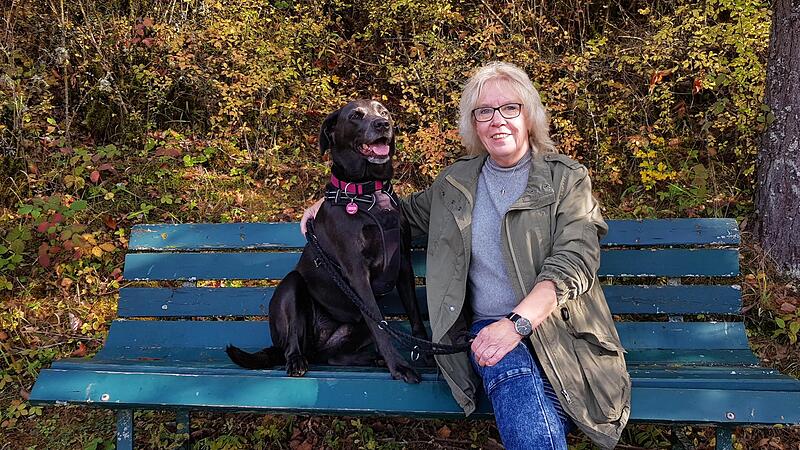 Marion Friedl bekam im November das Bundesverdienstkreuz. Sie und ihr Mann widmen ihr Leben dem Tierschutz. Marion Friedl bekam im November das Bundesverdienstkreuz. Sie und ihr Mann widmen ihr Leben dem Tierschutz.