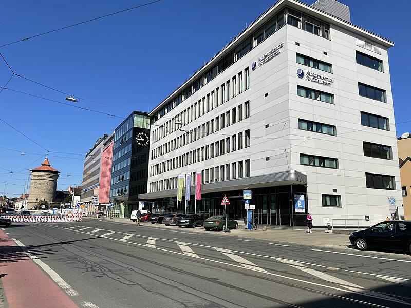 Handwerkskammer Mittelfranken Nürnberg Die Hauptverwaltung der Handwerkkammer Mittelfranken in der Sulzbacher Straße in Nürnberg.