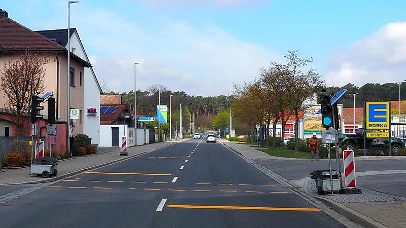 In der  Ortsdurchfahrt Strullendorf: Die Bedarfsampel soll die Verkehrssicherheit der Fußgänger erhöhen.