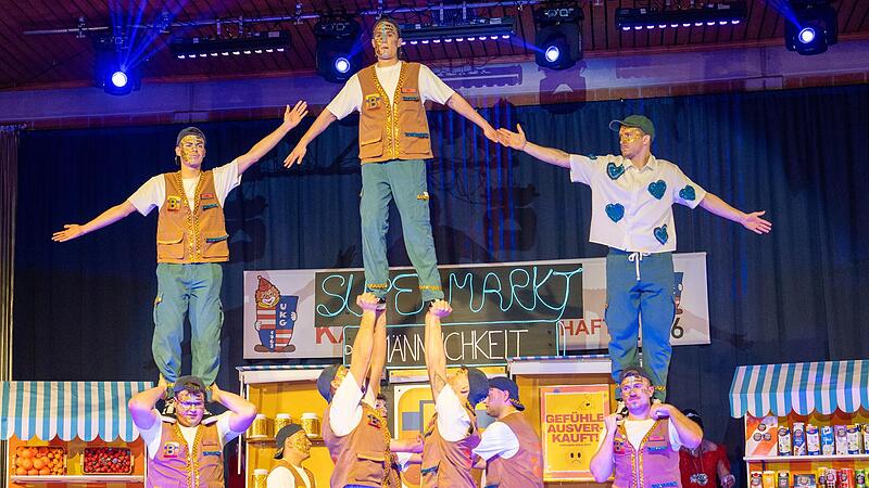 Die &bdquo;Br&ouml;selbande&ldquo; zeigte Akrobatik unter dem Motto &bdquo;Supermarkt der M&auml;nnlichkeit&ldquo;.