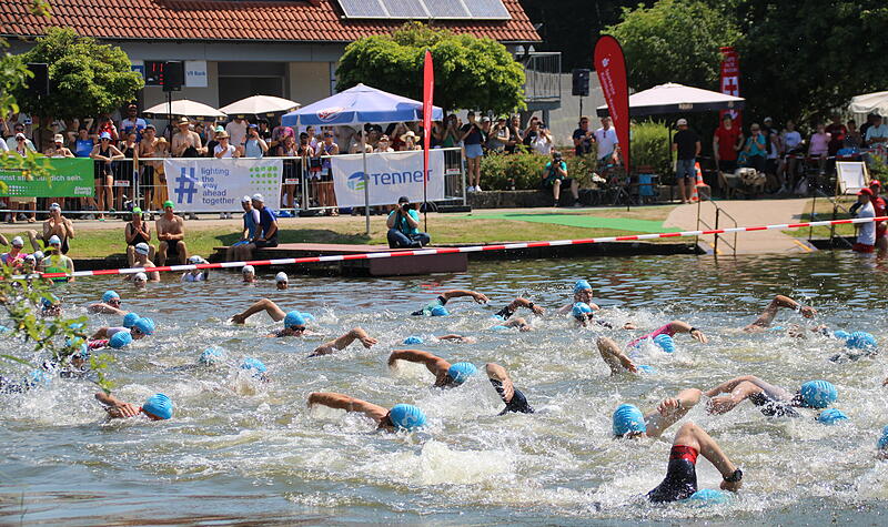 Eine hei&szlig;e Angelegenheit war der Tennet-Triathlon in Trebgast, der 2026 ausgerechnet am bislang hei&szlig;esten Tag des Jahres stattfand.