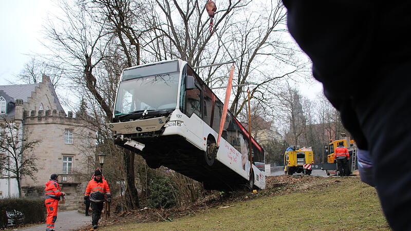 Bergung eines Busses in Coburg