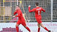 Lukas Schmittschmitt  (l.) und Julian Friedhelm (beide SV Buckenhofen)  jubeln über das Tor zum 2:0.Forchheim & Fränkische Schweiz