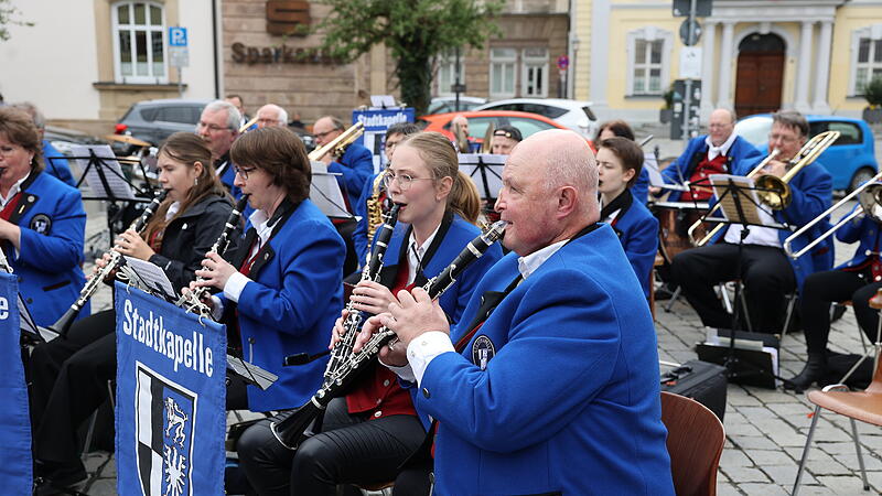 Konzert der Kulmbacher Stadtkapelle am Ostermontag auf dem Marktplatz 2bOsterkonzert Stadtkapelle Kulmbach
