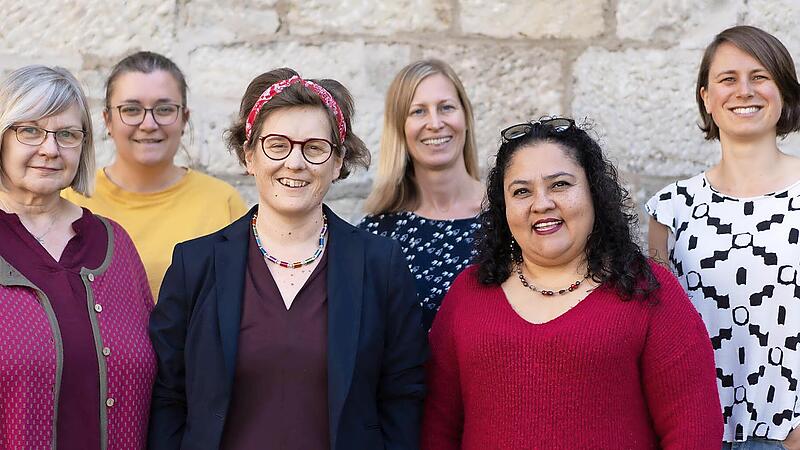 Sie engagieren sich für Solwodi (von links): Barbara Wellner, Hanna Schluckebier, Freya Altenhöner, Margarete Kirch, Marcela Hölzer und Miriam Schößler Sie engagieren sich für Solwodi (von links): Barbara Wellner, Hanna Schluckebier, Freya Altenhöner, Margarete Kirch, Marcela Hölzer und Miriam Schößler