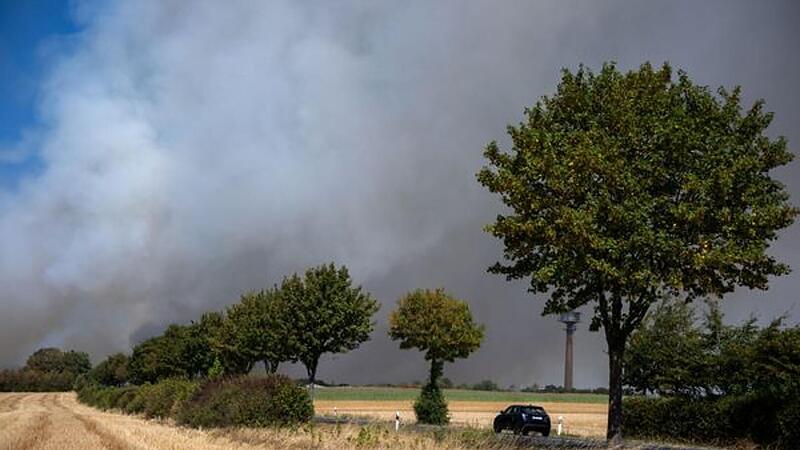 "Größter Waldbrand in der Geschichte NRWs": Brandgeruch treibt bis nach Franken "Größter Waldbrand in der Geschichte NRWs": Brandgeruch treibt bis nach Franken