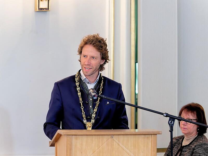 Sebastian Niedermaier zum neuen Bamberger Oberbürgermeister vereidigt Sebastian Niedermaier zum neuen Bamberger Oberbürgermeister vereidigt