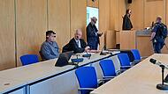 Prozess am Landgericht: Ein 29-Jähriger soll im August 2023 bei einem Vorfall auf der A 73 bei Rödental unter anderem eine Frau mit einem Messer angegriffen haben.