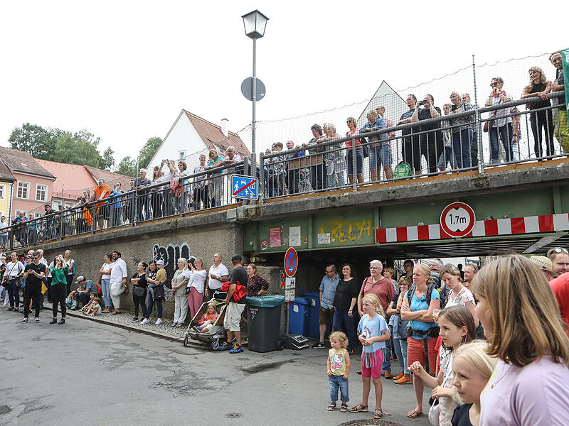 Bamberg; Sandkirchweih Samstag mit Jugend-FischerstechenDer Sandkerwa-Samstag in Bildern