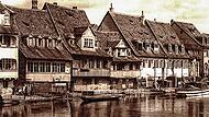 Historische Ansicht von Klein Venedig in Bamberg. Dort finden am Wochenende wieder die beliebten Fischerstechen statt.
