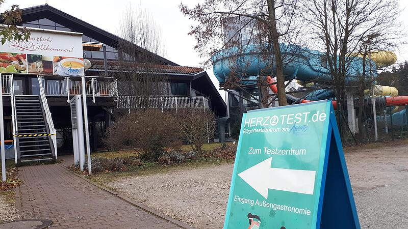 Im Freizeitbad Atlantis hat ein neues Bürgertestzentrum eröffnet. Das Bad allerdings hat vorübergehend zu.