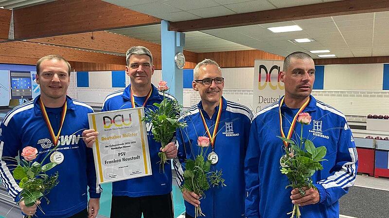Alexander Wellach (Zweiter von rechts) wurde mit dem PSV Franken deutscher Meister.